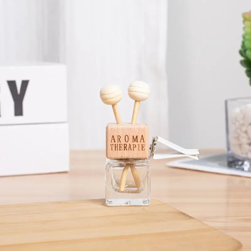 Car Accessories Auto Air Freshener Hanging Glass Bottle Auto Freshener Diffuser Bottle Car Air Outlet Clip Glass Color Bottle