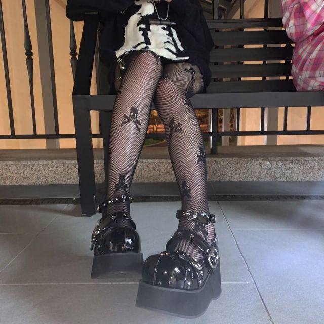 Black Medium Grid Sexy Women High Waist Stocking Fishnet Club Tights Knitting Net Pantyhose Mesh Anime Lolita JK Cosplay Costume